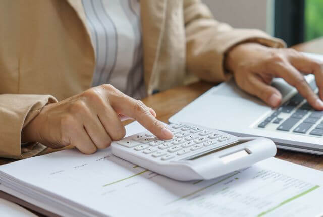 ניהול השקעות בחו"ל